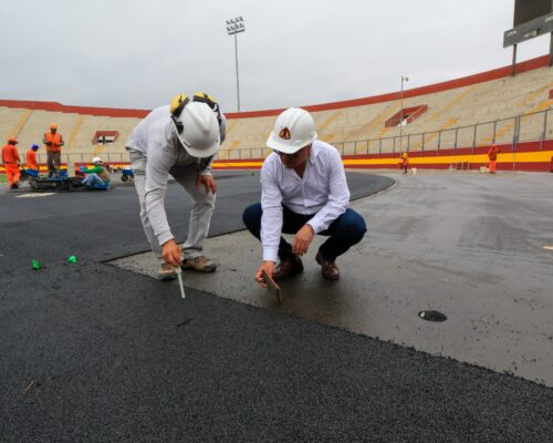 MPS INICIA COLOCACIÓN DE LA NUEVA PISTA ATLÉTICA DEL ESTADIO CENTENARIO