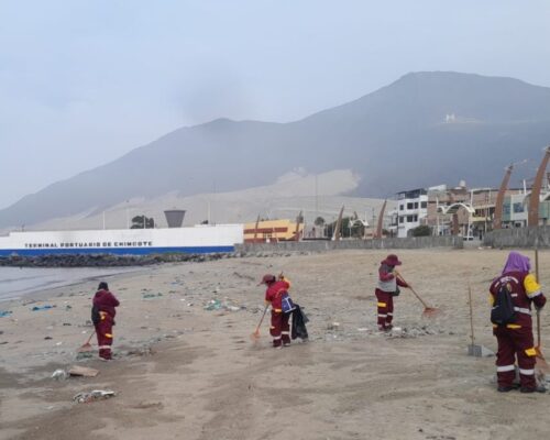 MPS ORGANIZÓ CAMPAÑA DE LIMPIEZA EN PLAYA LA CALETA PARA CONTRIBUIR EN SU CUIDADO Y CONSERVACIÓN